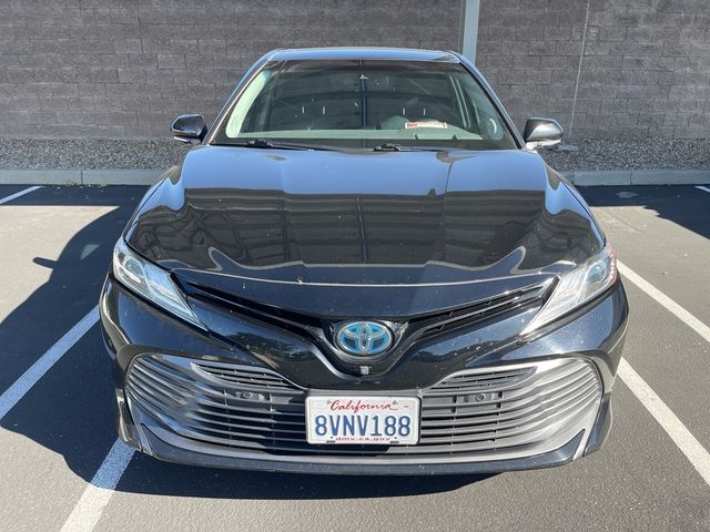 2020 Toyota Camry Hybrid XLE