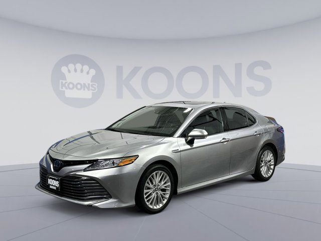 2020 Toyota Camry Hybrid XLE