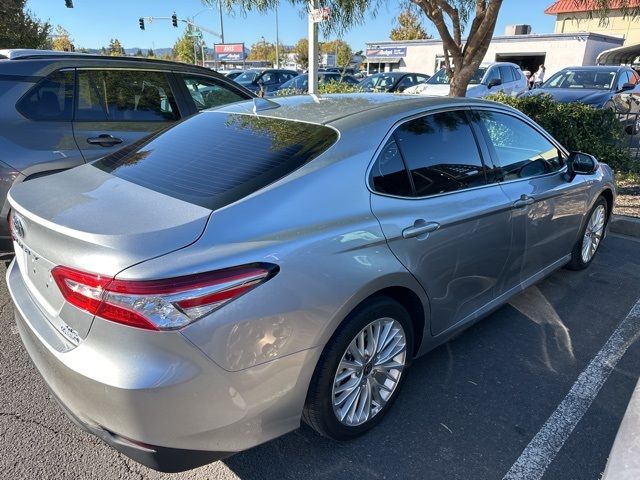 2020 Toyota Camry Hybrid XLE