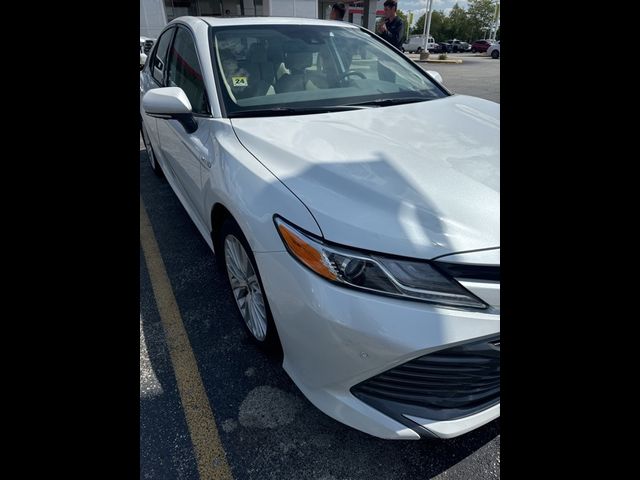 2020 Toyota Camry Hybrid XLE