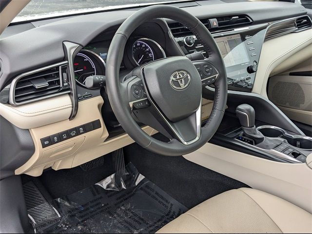 2020 Toyota Camry Hybrid XLE