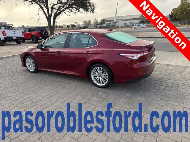 2020 Toyota Camry Hybrid XLE