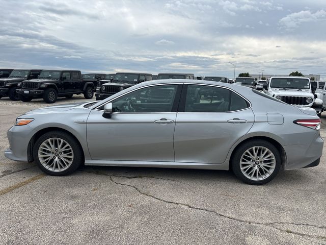 2020 Toyota Camry Hybrid XLE