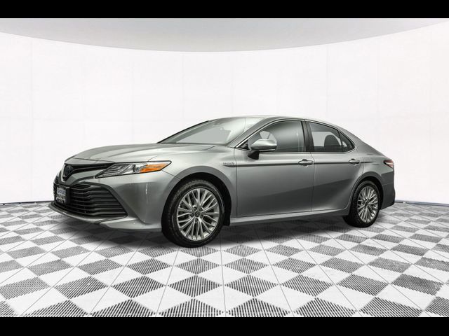 2020 Toyota Camry Hybrid XLE