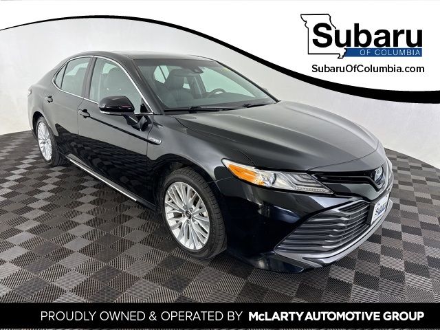 2020 Toyota Camry Hybrid XLE