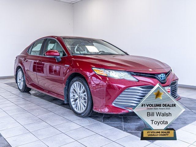 2020 Toyota Camry Hybrid XLE