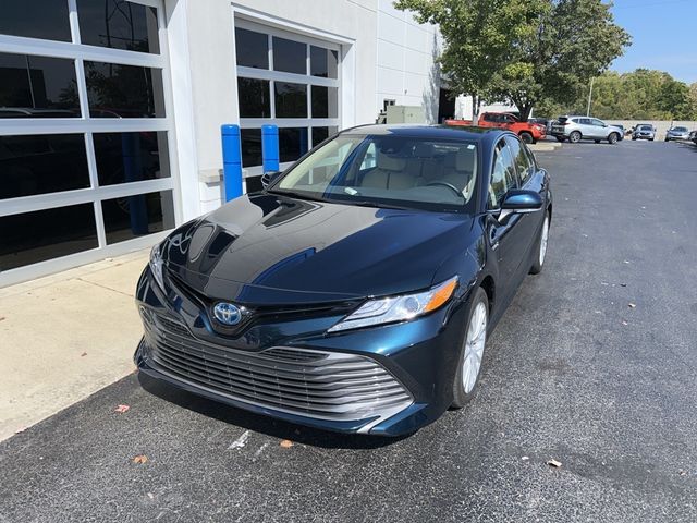 2020 Toyota Camry Hybrid XLE