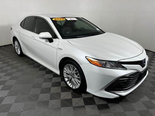 2020 Toyota Camry Hybrid XLE