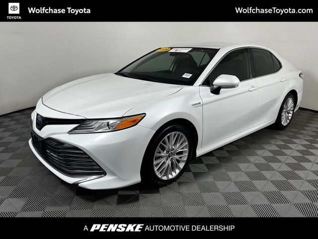 2020 Toyota Camry Hybrid XLE