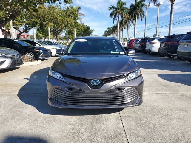 2020 Toyota Camry Hybrid XLE