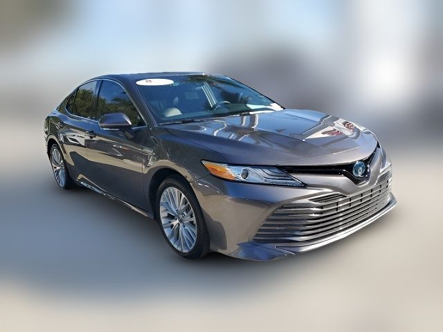 2020 Toyota Camry Hybrid XLE