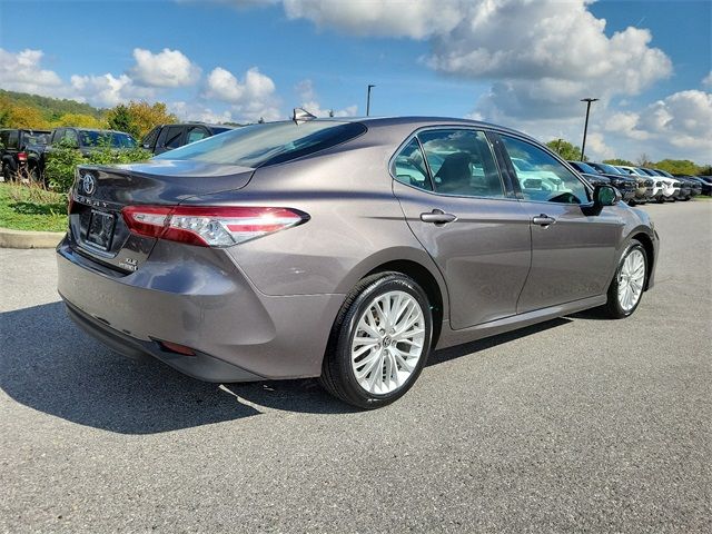 2020 Toyota Camry Hybrid XLE