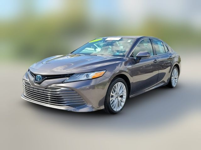 2020 Toyota Camry Hybrid XLE