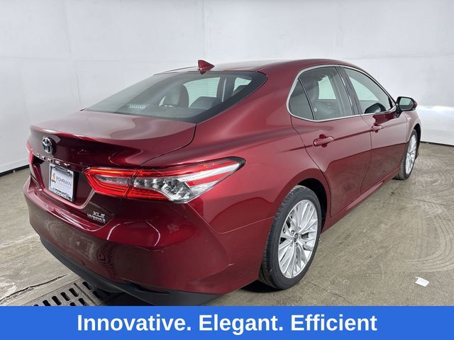 2020 Toyota Camry Hybrid XLE