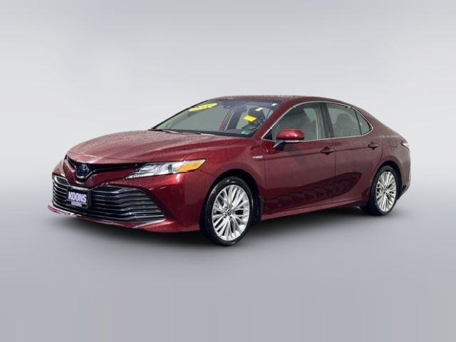 2020 Toyota Camry Hybrid XLE