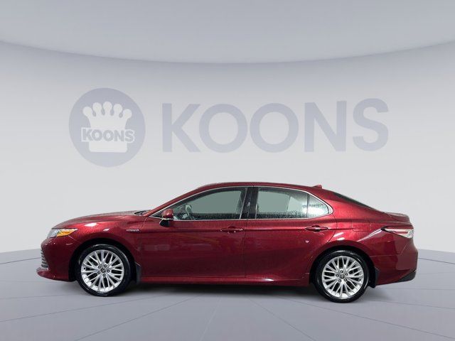 2020 Toyota Camry Hybrid XLE