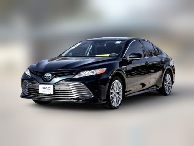 2020 Toyota Camry Hybrid XLE