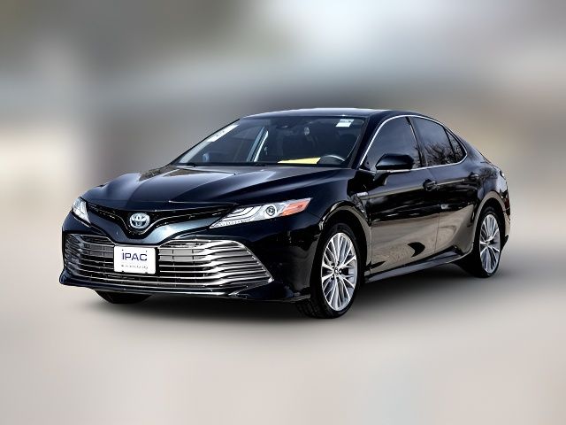 2020 Toyota Camry Hybrid XLE