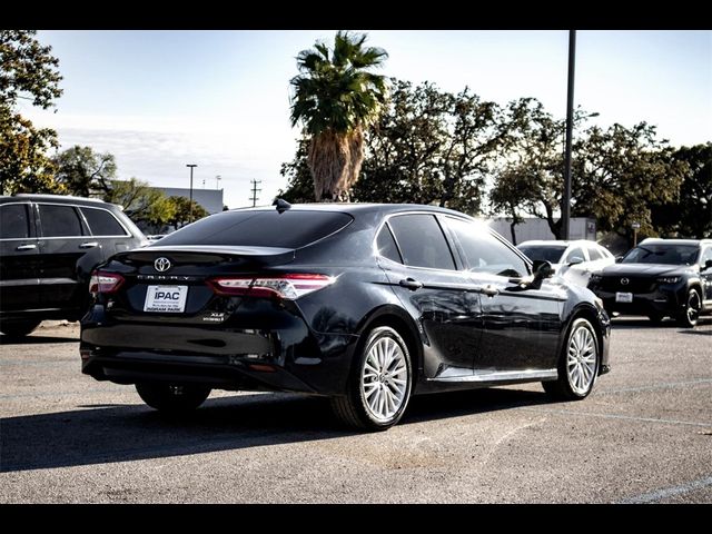 2020 Toyota Camry Hybrid XLE