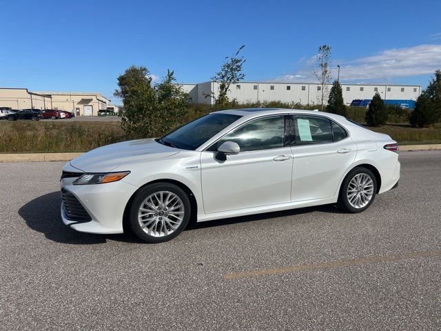 2020 Toyota Camry Hybrid XLE