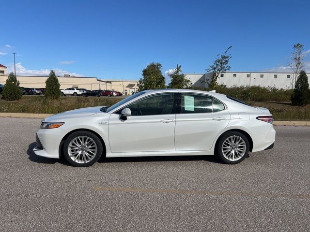 2020 Toyota Camry Hybrid XLE