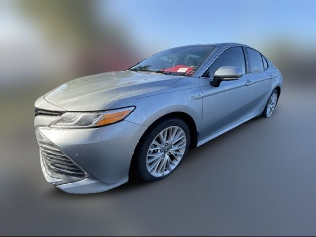 2020 Toyota Camry Hybrid XLE