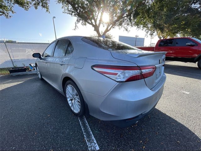 2020 Toyota Camry Hybrid XLE