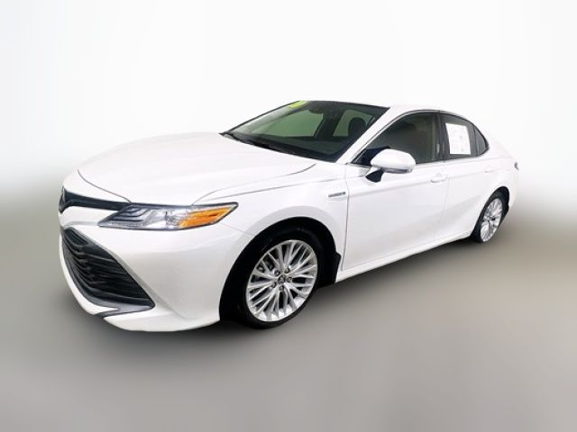 2020 Toyota Camry Hybrid XLE