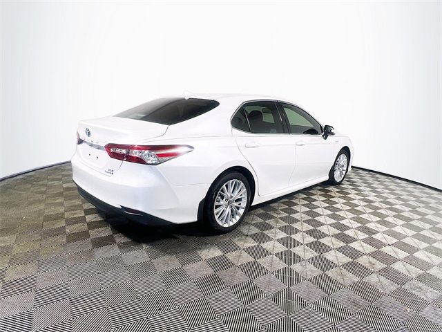 2020 Toyota Camry Hybrid XLE