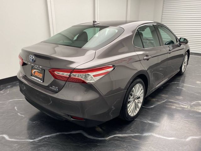 2020 Toyota Camry Hybrid XLE