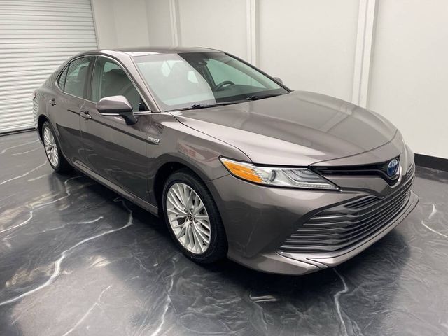 2020 Toyota Camry Hybrid XLE