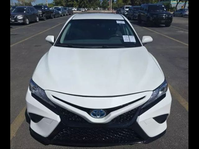 2020 Toyota Camry Hybrid XLE
