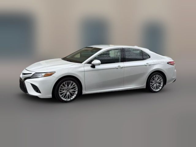 2020 Toyota Camry Hybrid XLE