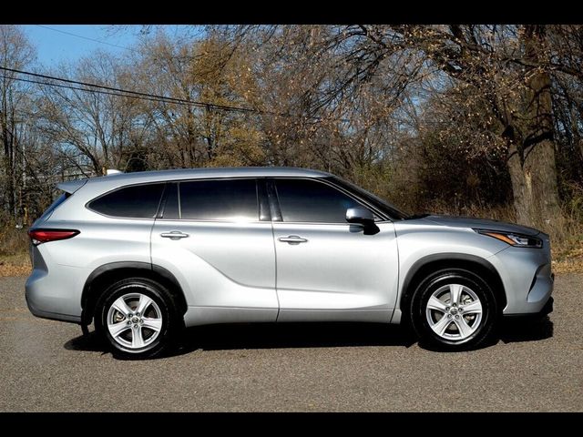 2020 Toyota Highlander LE