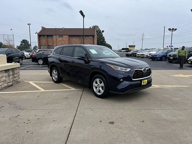 2020 Toyota Highlander LE