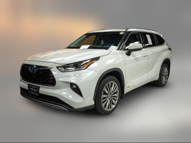 2020 Toyota Highlander Hybrid Platinum