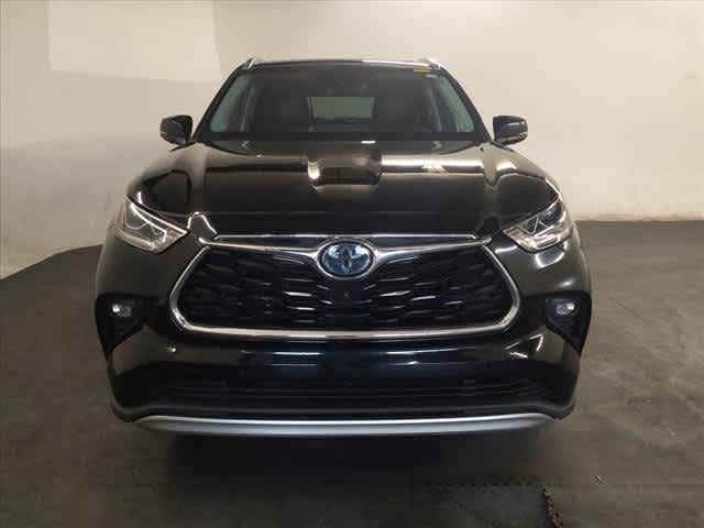 2020 Toyota Highlander Hybrid Platinum