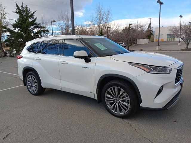 2020 Toyota Highlander Hybrid Platinum