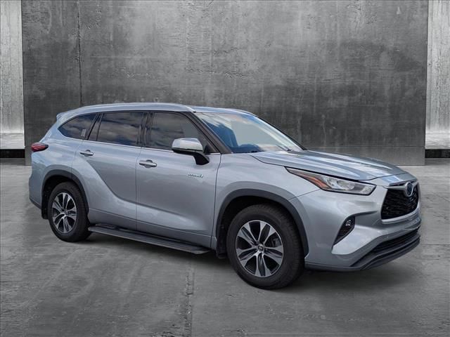 2020 Toyota Highlander Hybrid XLE