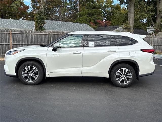 2020 Toyota Highlander Hybrid XLE