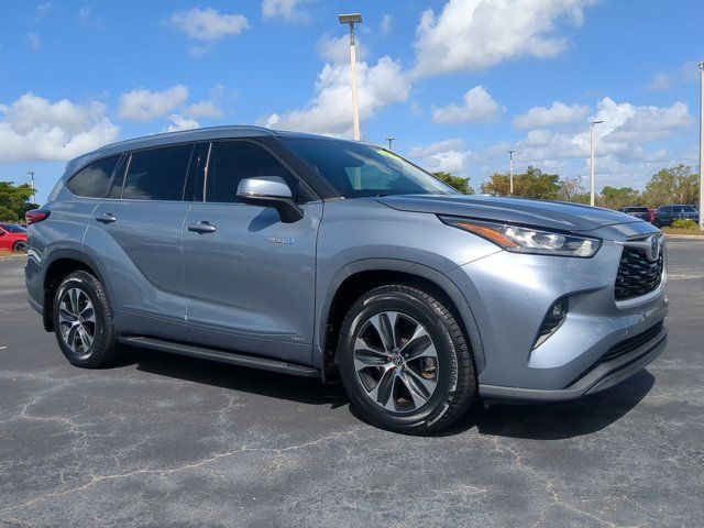 2020 Toyota Highlander Hybrid XLE