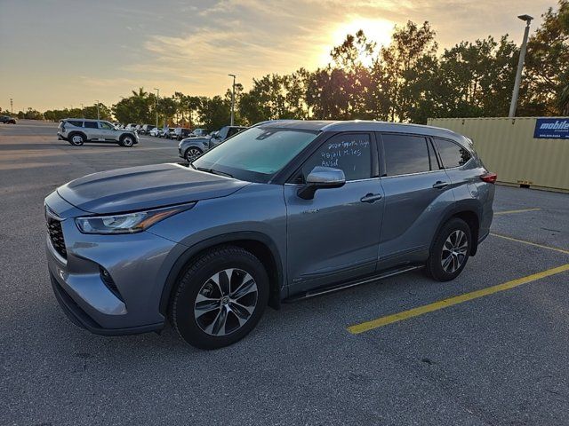 2020 Toyota Highlander Hybrid XLE