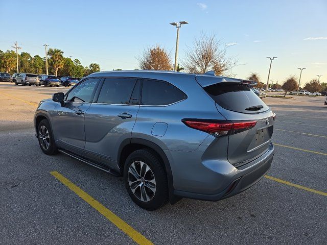 2020 Toyota Highlander Hybrid XLE