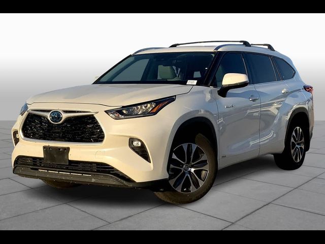 2020 Toyota Highlander Hybrid XLE