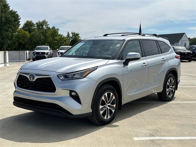 2020 Toyota Highlander Hybrid XLE