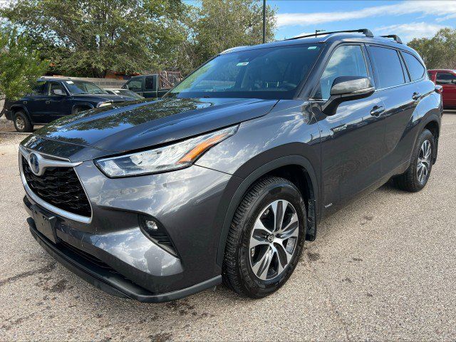 2020 Toyota Highlander Hybrid XLE