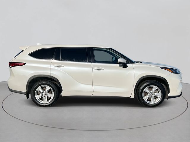 2020 Toyota Highlander LE