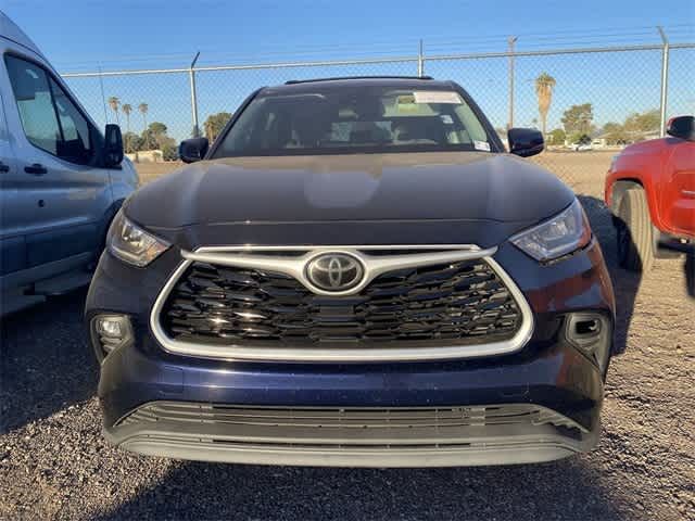 2020 Toyota Highlander LE