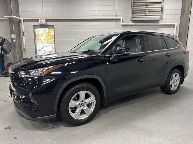 2020 Toyota Highlander LE