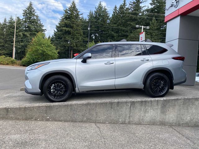 2020 Toyota Highlander LE